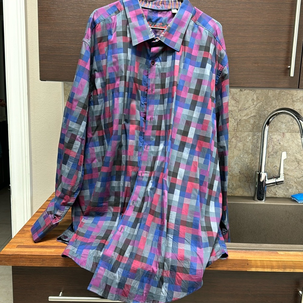 Robert Graham 4xl